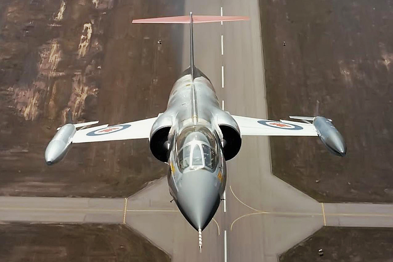 CF-104 1280x853