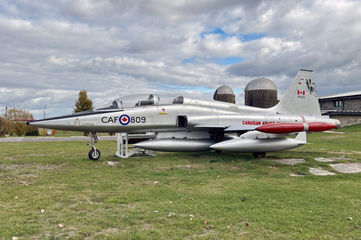 Canadair CF-5D Freedom Fighter