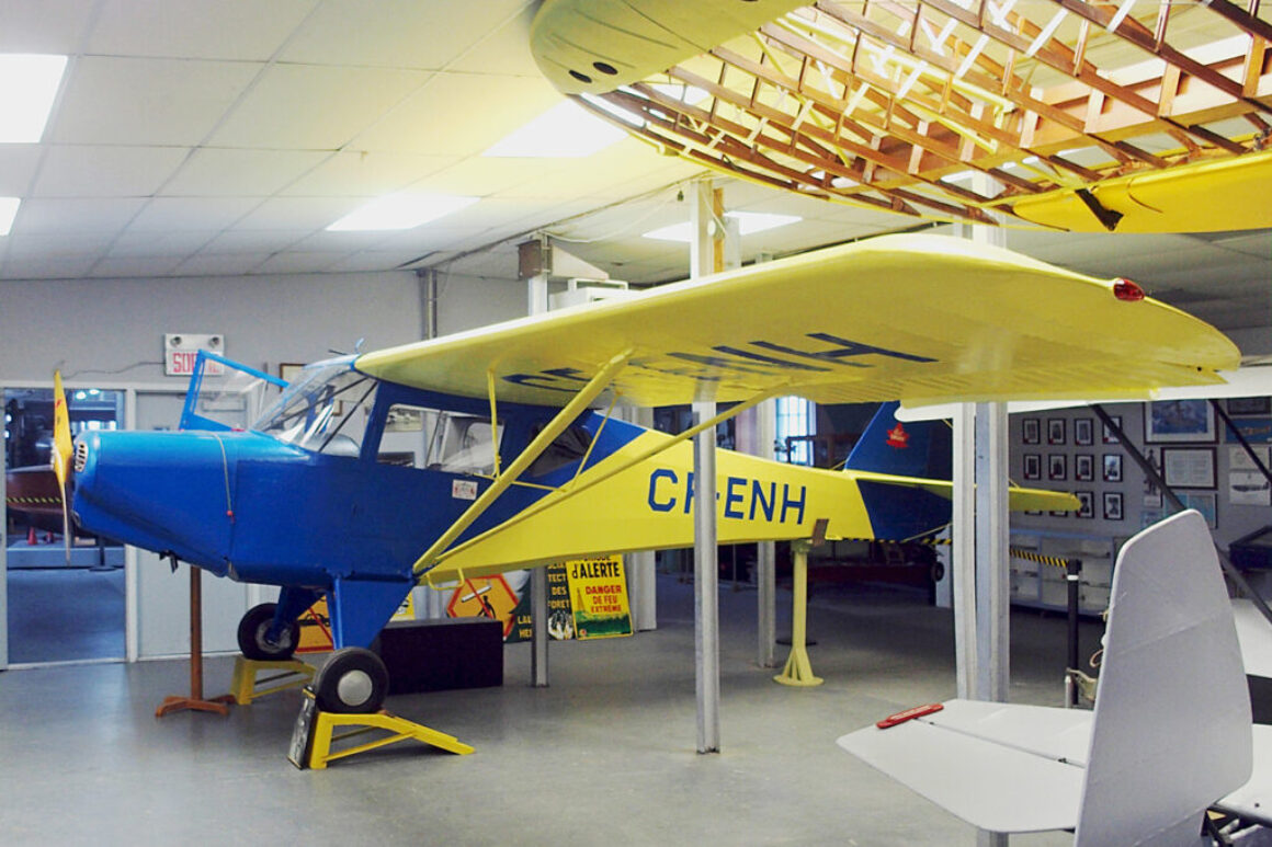 OLYMPUS DIGITAL CAMERA Fleet model 80 Canuck
